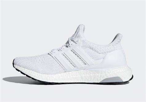 ultra boost 4.0 triple white